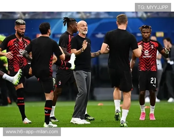 AC米兰连续推进压制对手，莱奥射门被门将化解